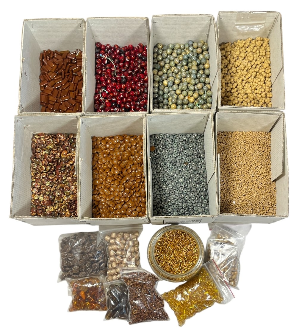 Large Collection of Mid Century, Earth Toned Beads (1 of 7)