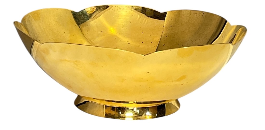 A TIFFANY & CO. Sterling Silver Gilt Vermeil Bowl: Measures 3" H x 9" DIA. Marked on the bottom. Weighs 20.81ozt.