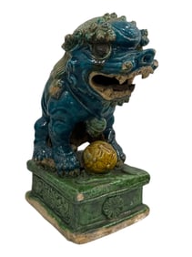 QIANLONG (QING) Dynasty Carved Foo Dog