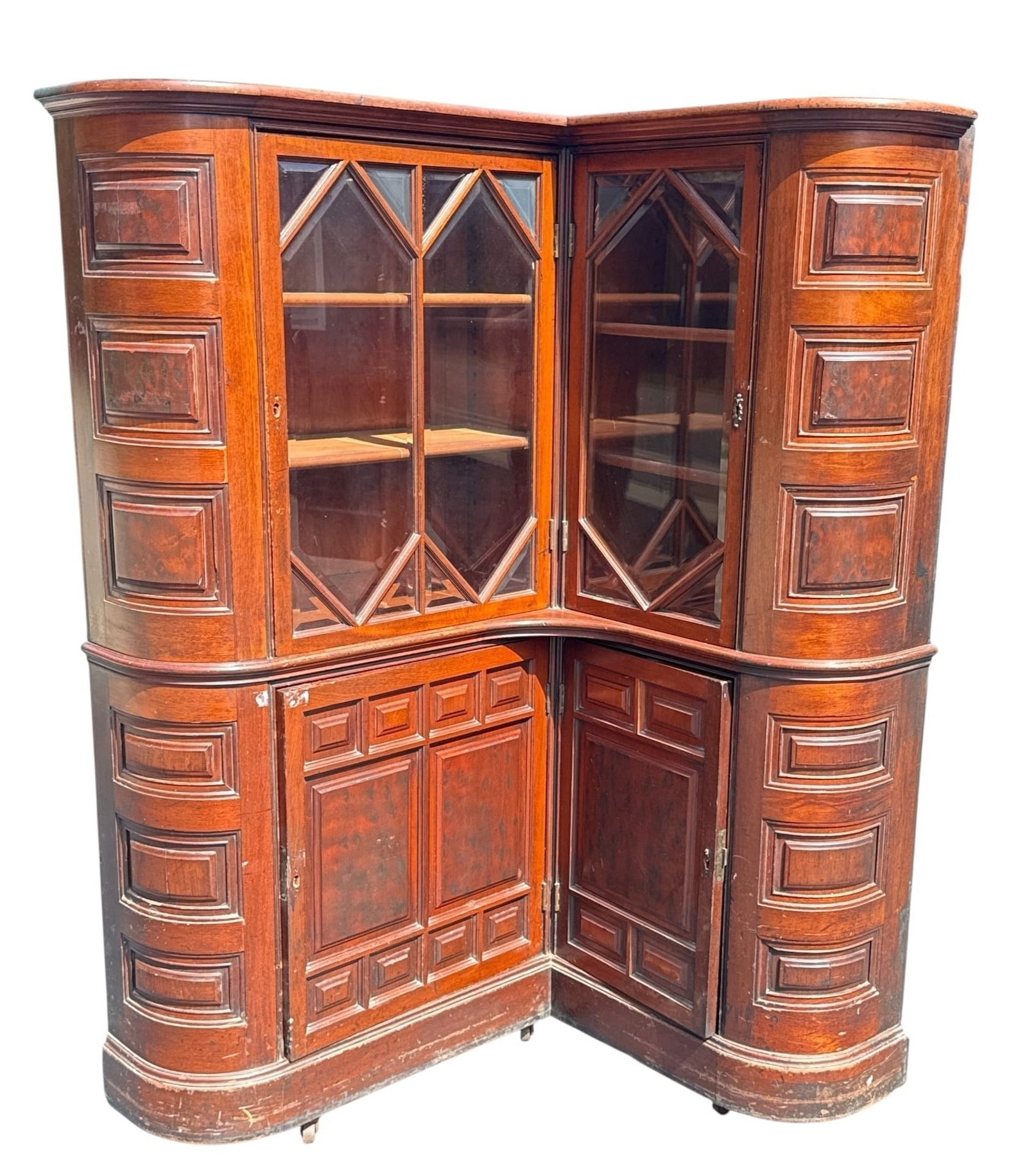 An English Pub Corner Bar (1 of 6)