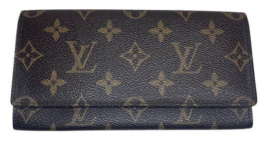 A LOUIS VUITTON Monogram Wallet