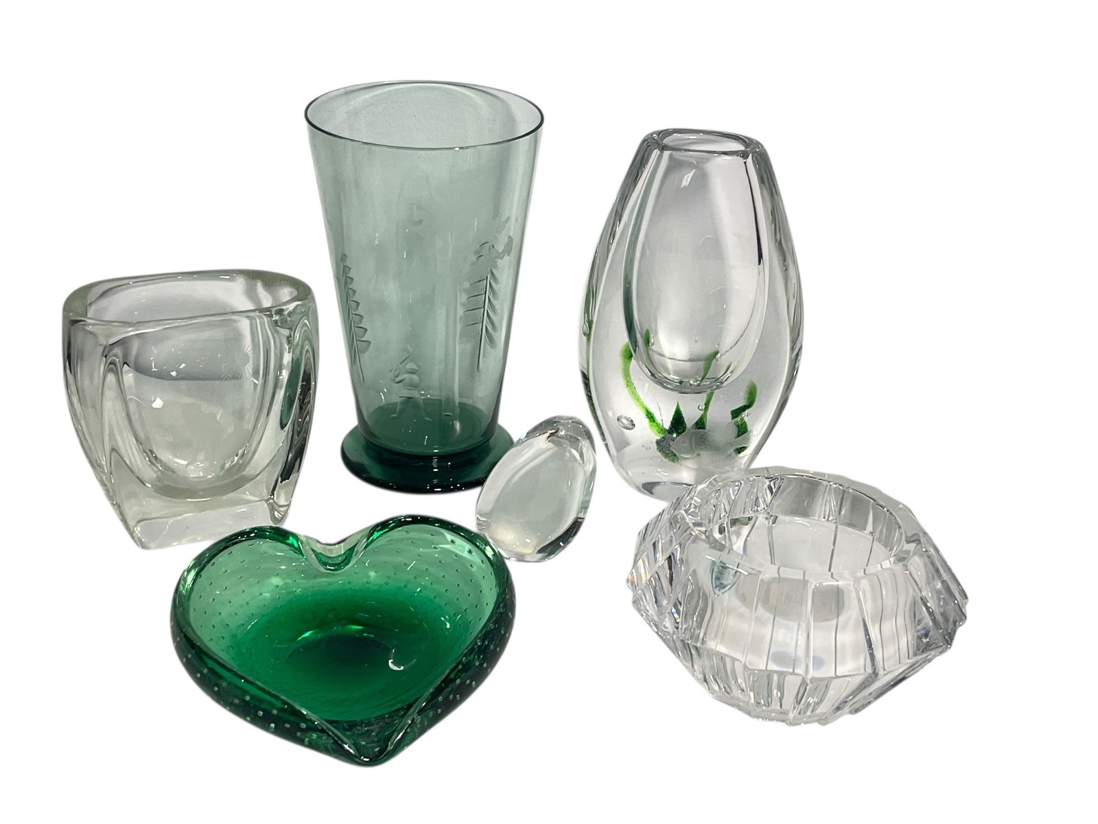 Collection of Cut Crystal & Art Glass, ORREFORS, BACCARAT, VICKE LINDSTRAND: Largest measures 8" H x 4.75" DIA. Includes a low bowl by Orrefors, a Baccarat paperweight, an art deco nude vase by Vicke Lindstrand for Orrefors, and others.
