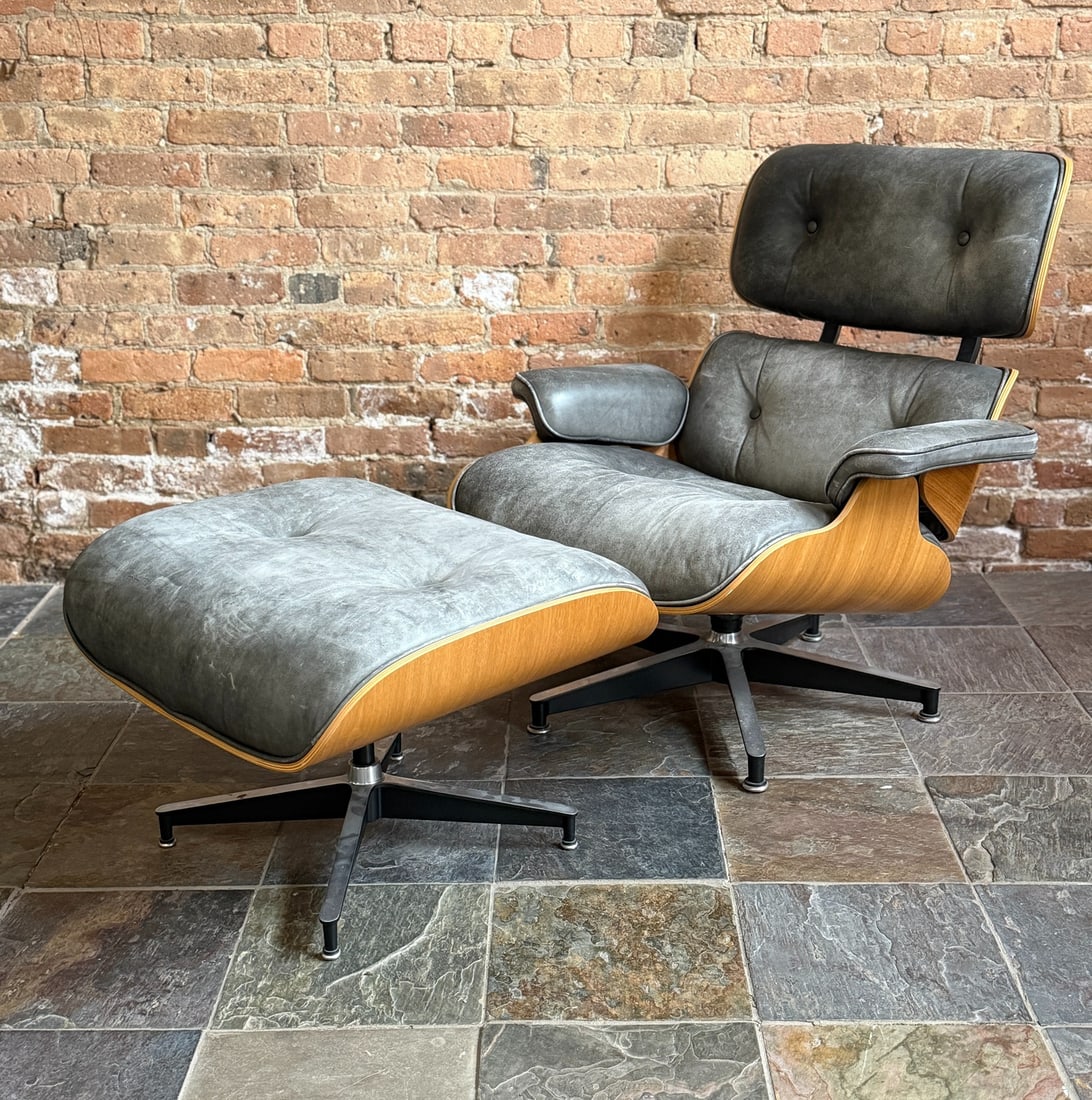 CHARLES & RAY EAMES 670 & 671 Lounge Chair & Ottoman