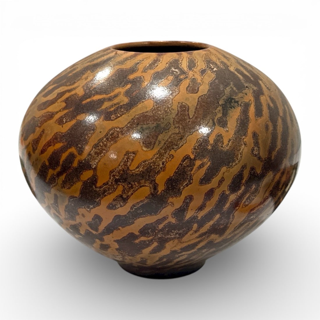 JIM & SUSAN WHALEN Paradox Pottery Vessel (1 of 7)