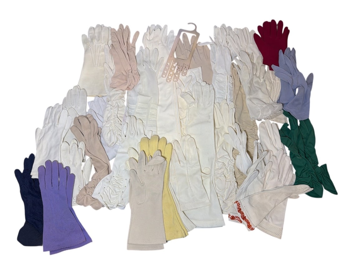 Large Collection Vintage Gloves (1 of 7)