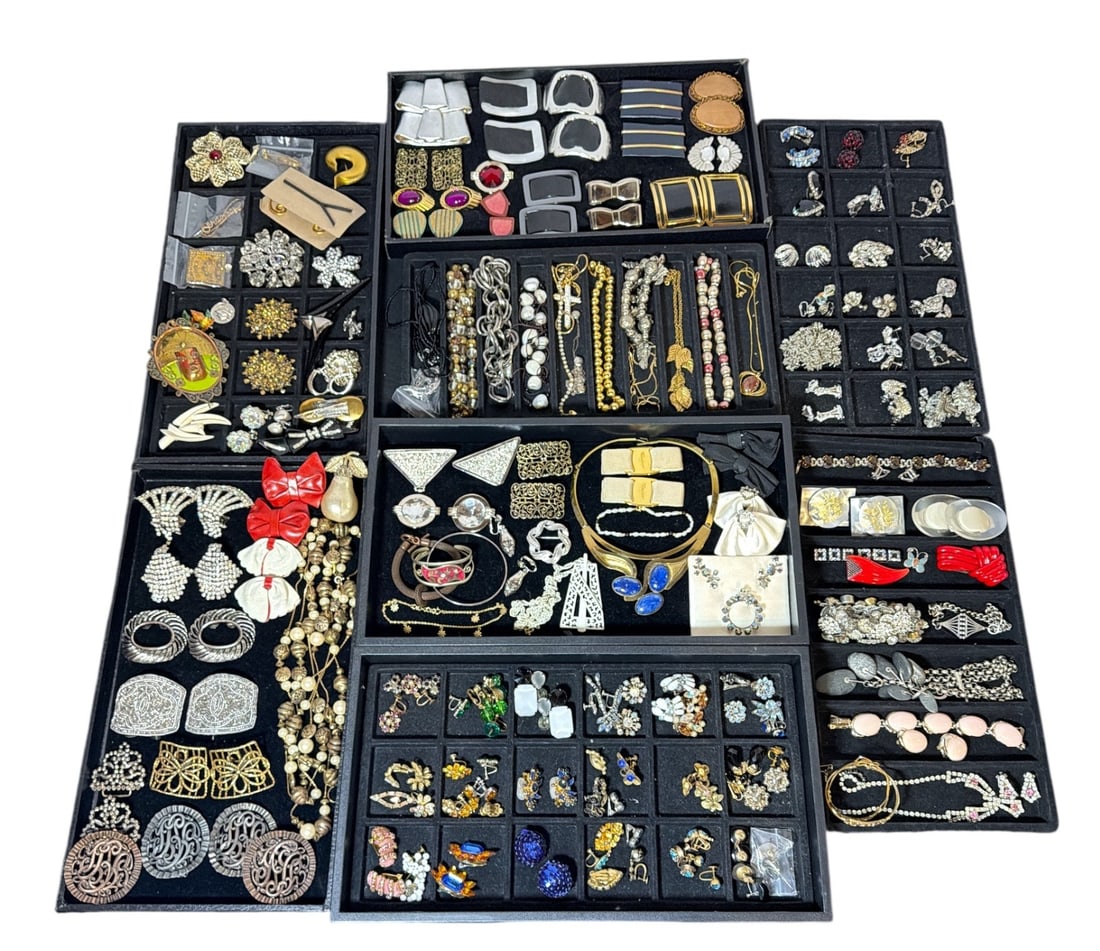 Large Collection of Vintage Costume Jewelry (1 of 16)