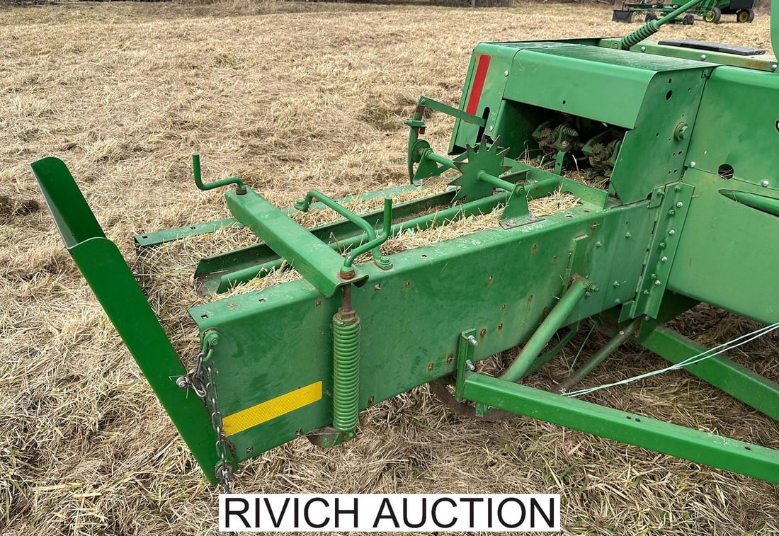 John Deere 328 Small Square Bailer, 2015 - 3