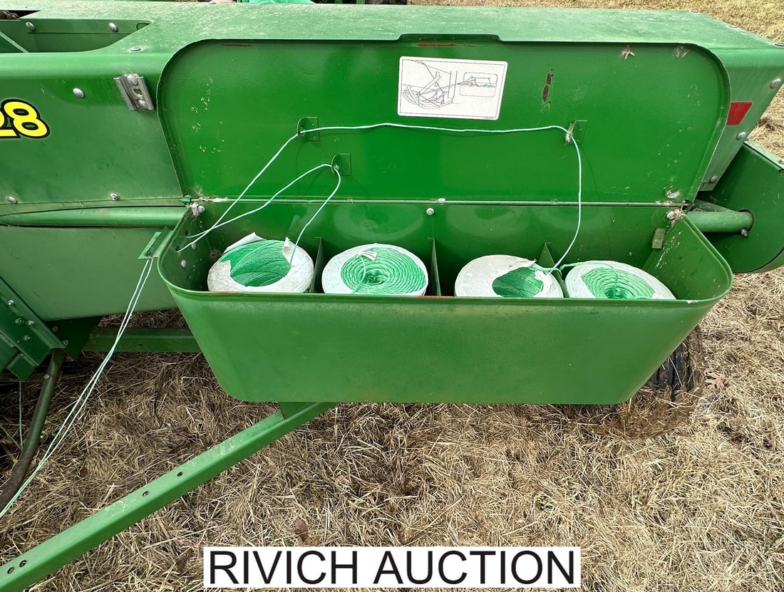 John Deere 328 Small Square Bailer, 2015 - 9