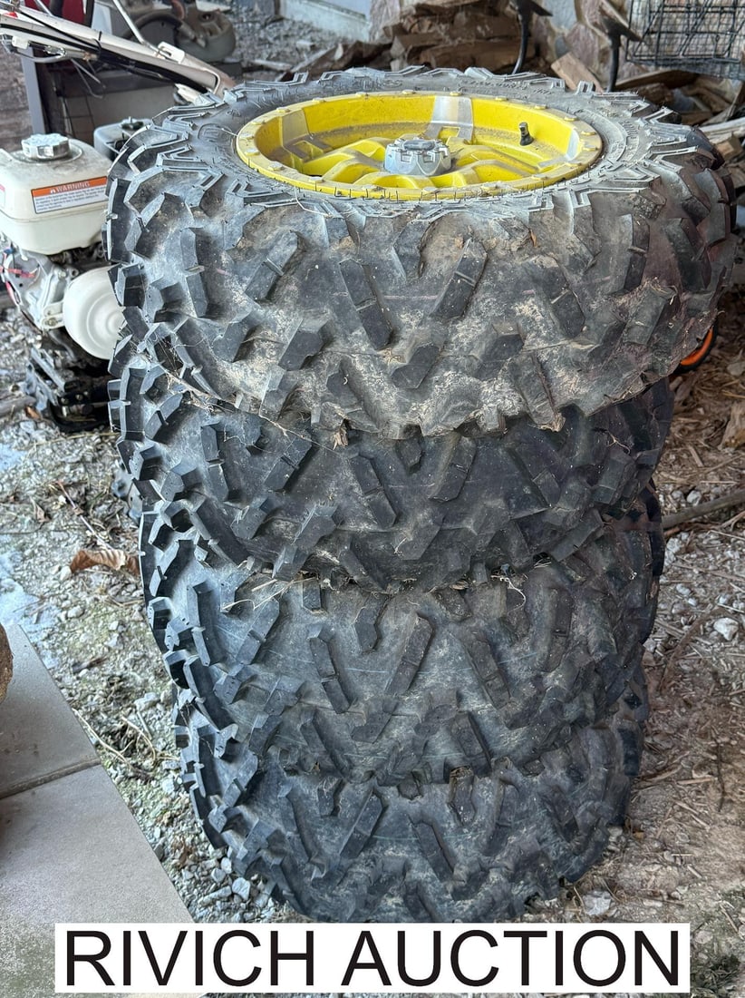 John Deere XUV865R Gator - 12