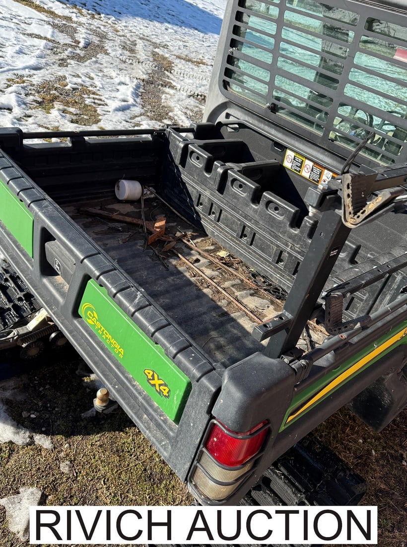 John Deere XUV865R Gator - 7