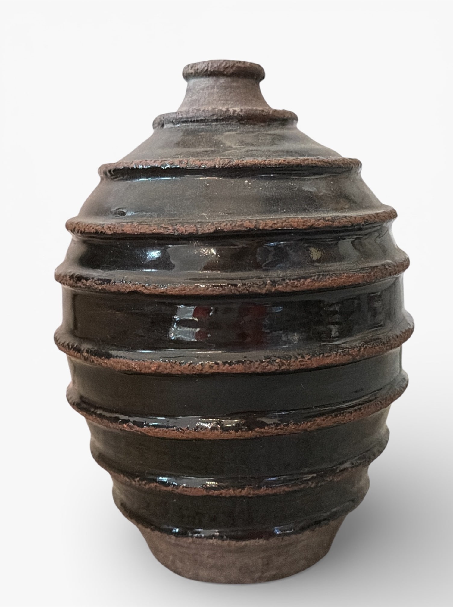 Mid Century Beehive Ribbed Bud Vase: Measures 8" H x 6" overall diameter.