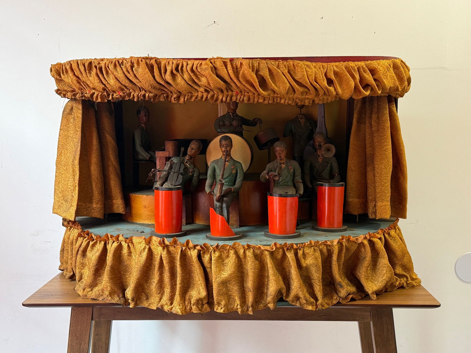 Chicago Band Box Automaton: 27" H x 46" W x 24" D. Was used in a Chicago bar for over 40 years.