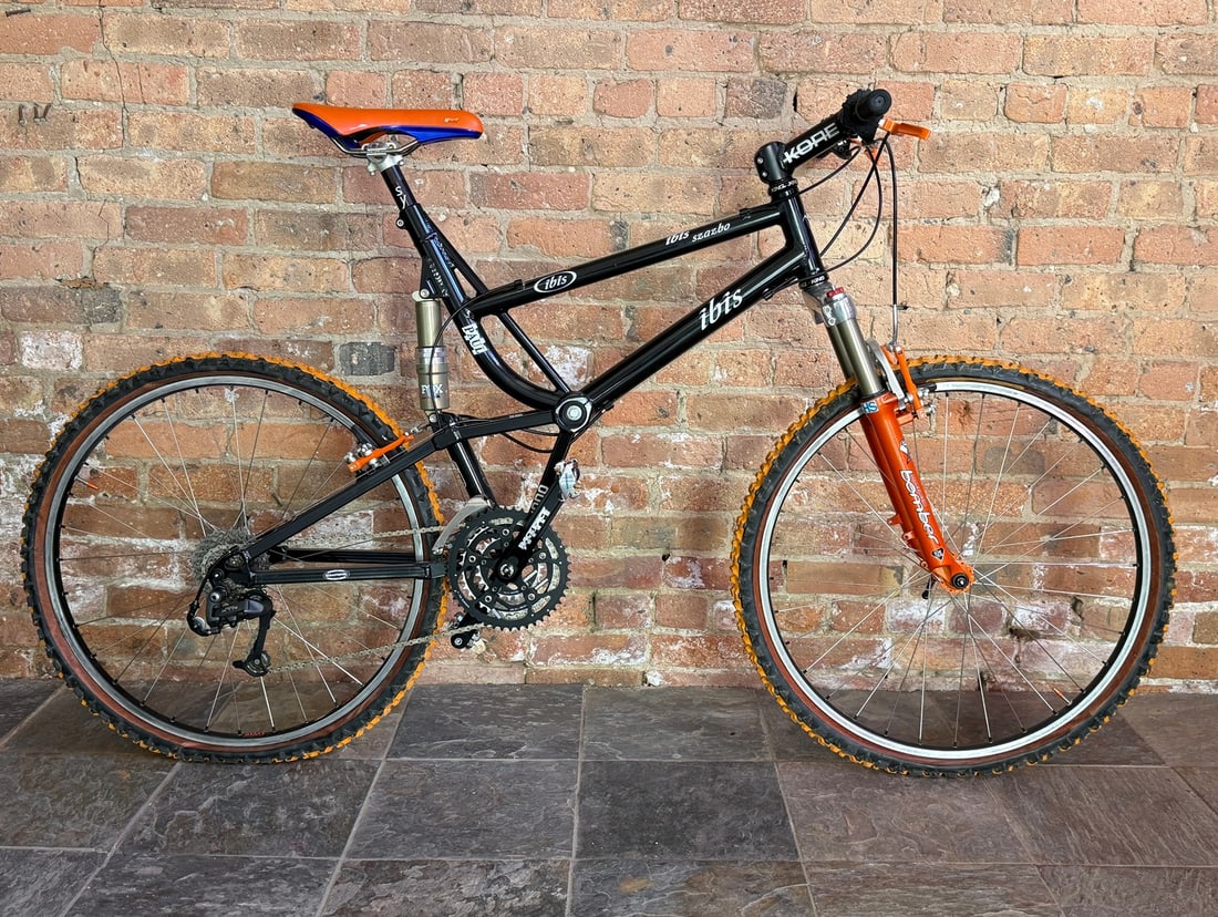 IBIS SZAZBO Mountain Bicycle (1 of 17)