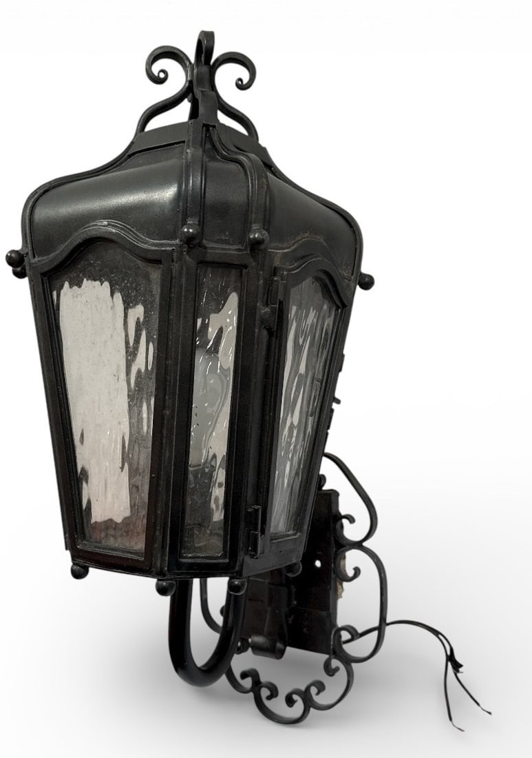 A Classic Italian Outdoor Lantern (1 of 3)