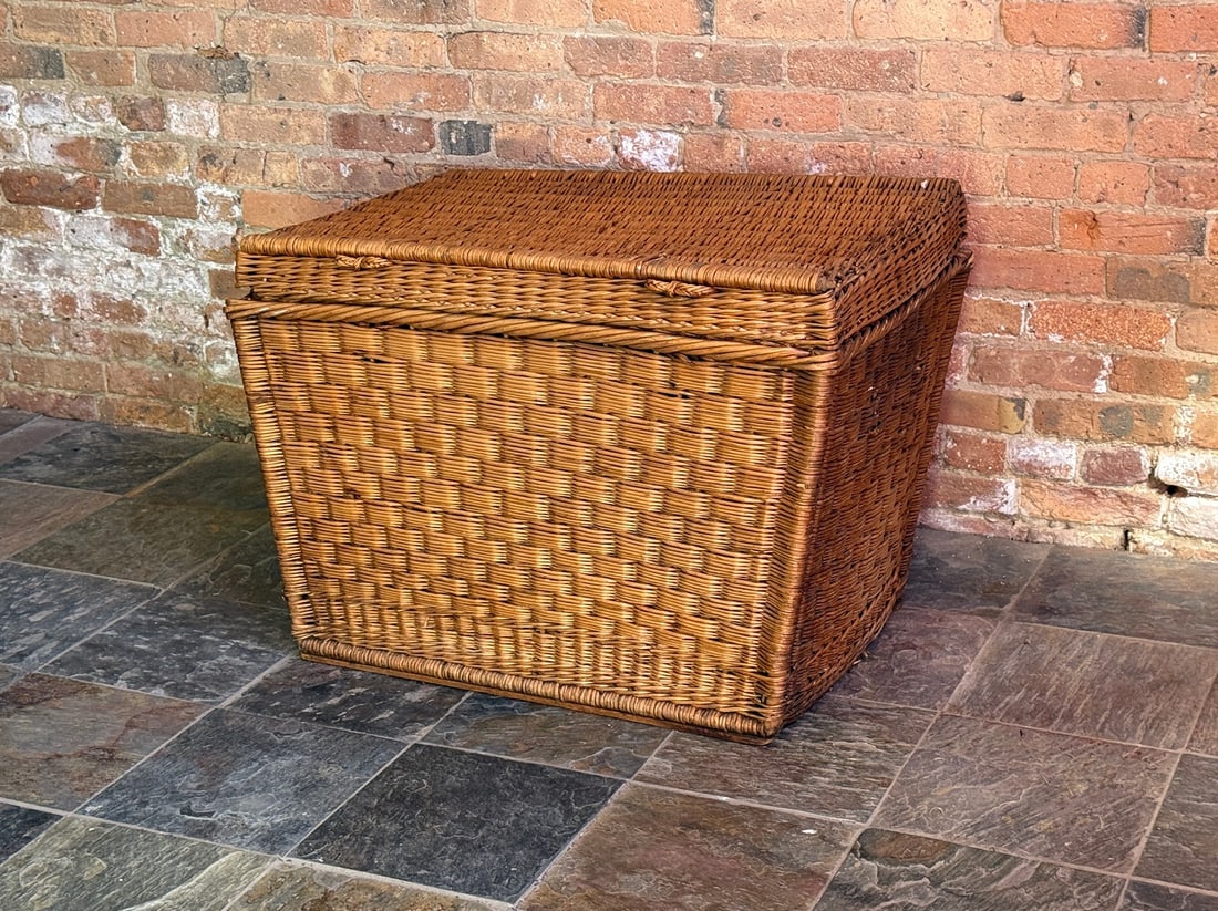 Large French Wicker Laundry Basket (1 of 4)