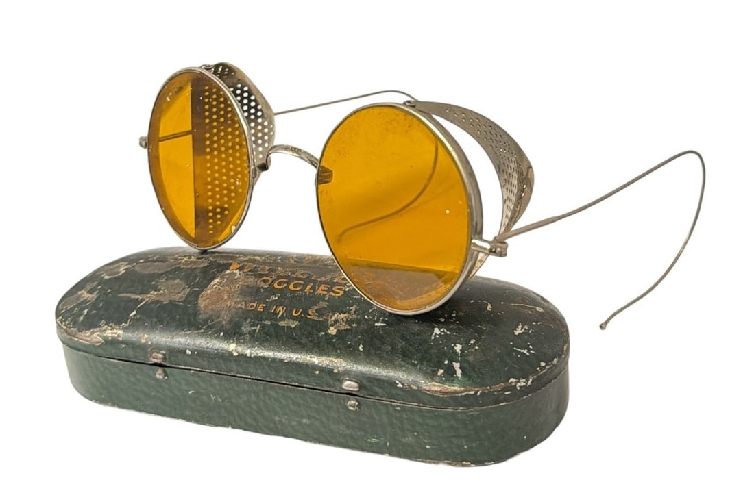 Vintage WWI Era WILSONS Safety Goggles (1 of 4)