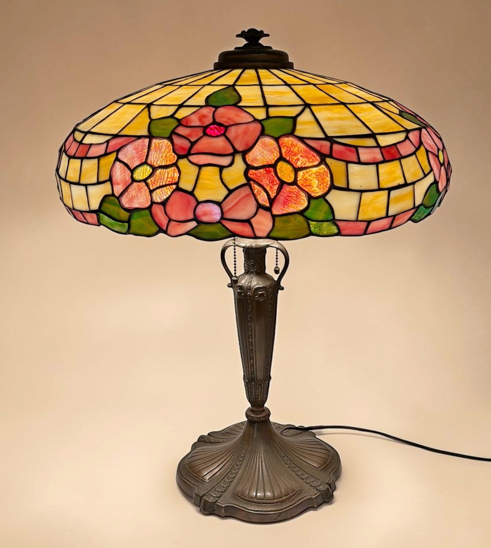 CHICAGO MOSAIC CO. Stained Glass Lamp: Acorn pulls, measures 23" H x 18.5" shade diameter, 10" base diameter.