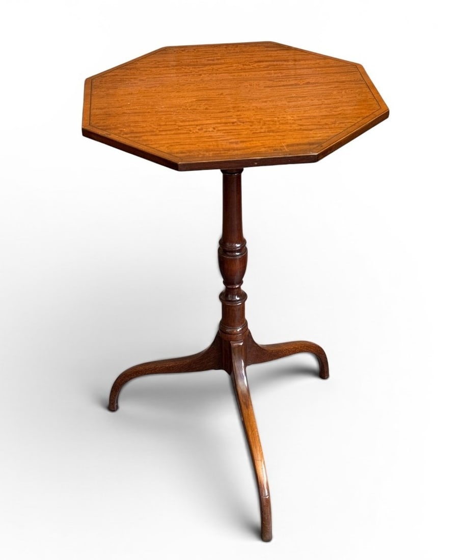 Early Federalist Wine Table, Flamed Mahogany: Diminutive wine or occasional table featuring delicate spider tripod legs. Measures 25.5" H x 16" W x 16" D at the top, base measures 16.5" x 16.5".