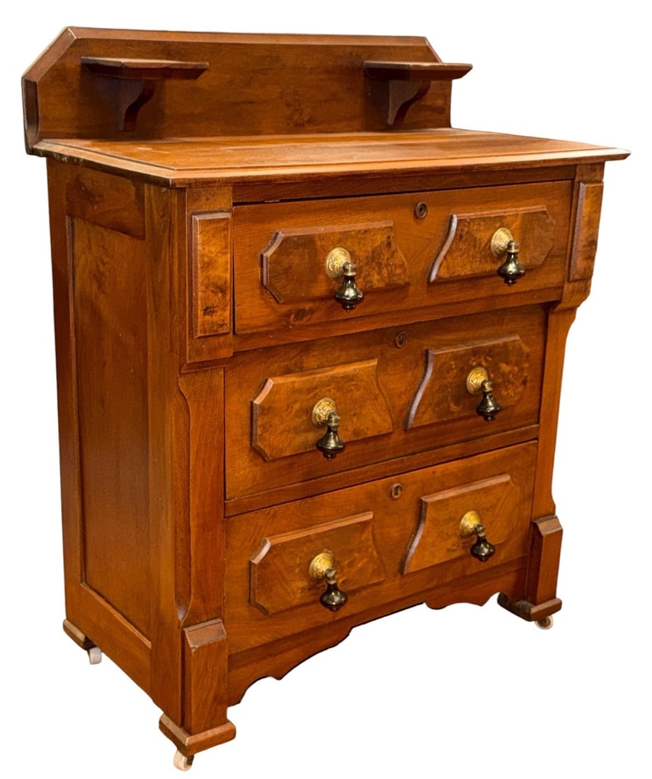 Antique 19th C. Victorian Flamed Mahogany Commode: Measures 36" H x 29.5" W x 15.5" D. Victorian washstand/dry sink/commode.