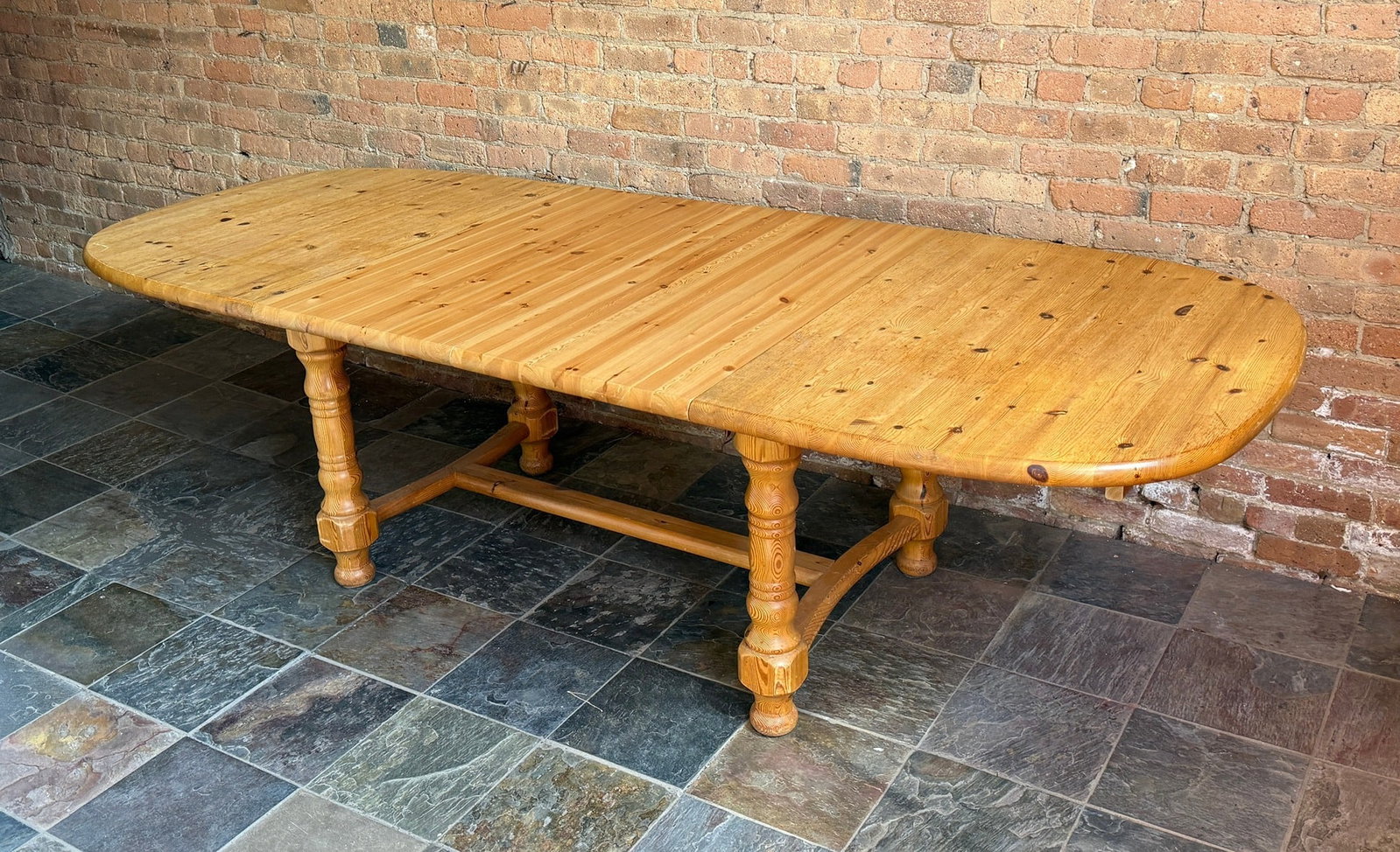Sculpted Pine Scandinavian Extendable Dining Table - 3