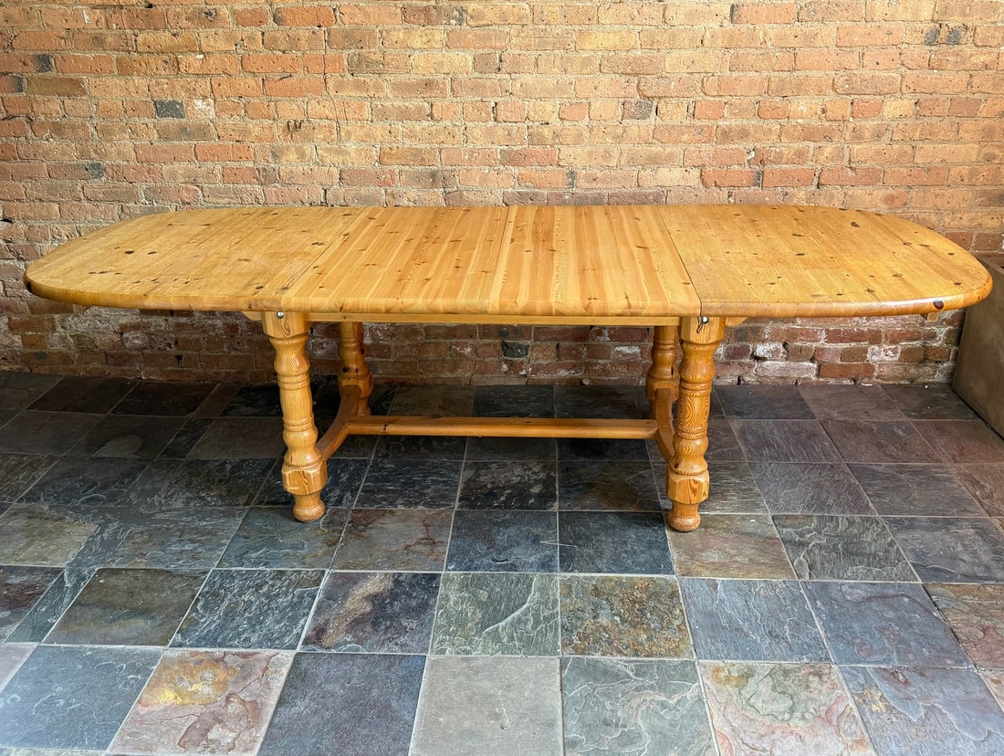 Sculpted Pine Scandinavian Extendable Dining Table - 4
