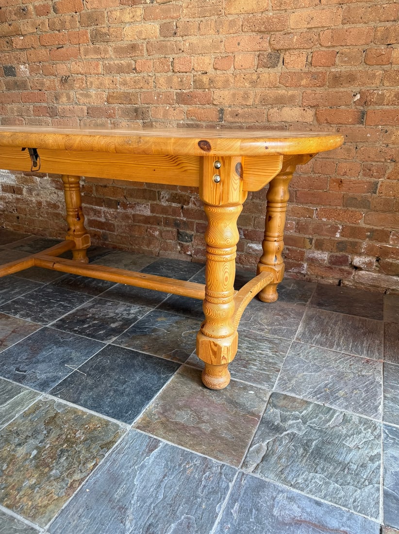 Sculpted Pine Scandinavian Extendable Dining Table - 7