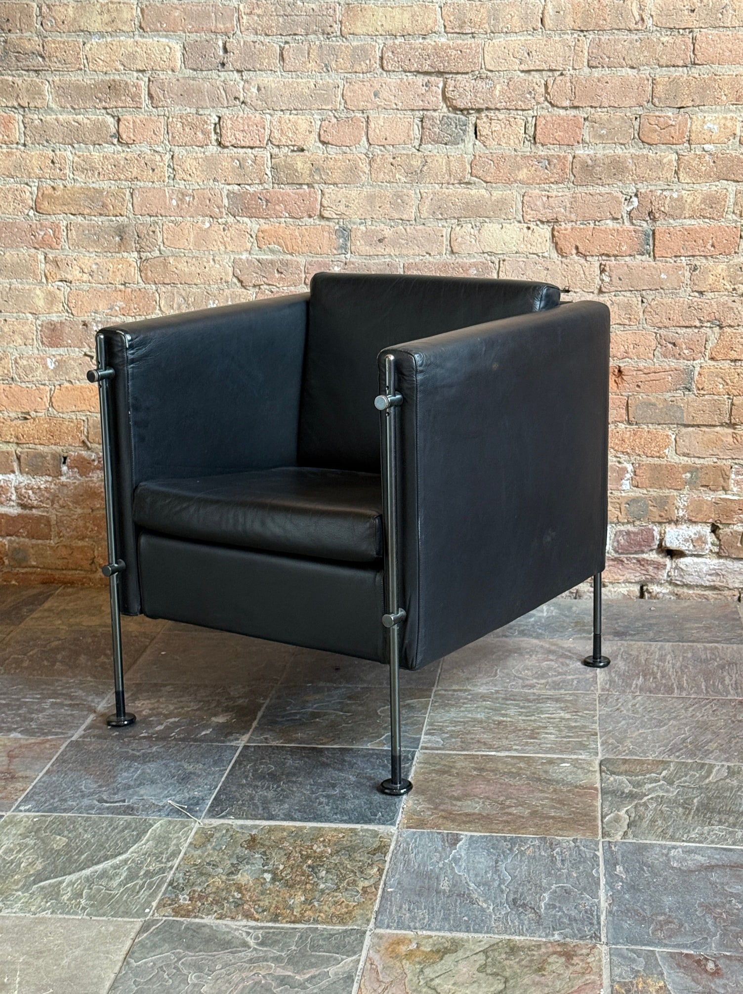 BURKHARD VOGTHERR (1942 - 2019) "Felix" Lounge Chair, ARFLEX: Avante height adjustable design. 30" H to back x 17" H to seat x 26" W x 31" D. Retains "Arflex, Made in Italy" tag.