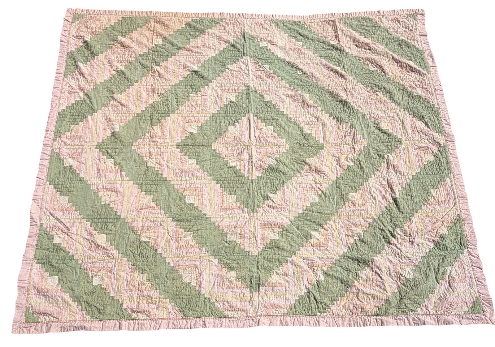 Vintage Log Cabin Pattern Quilt: Measures 97" x 87". Tag states measures 95" x 105" including wadding.