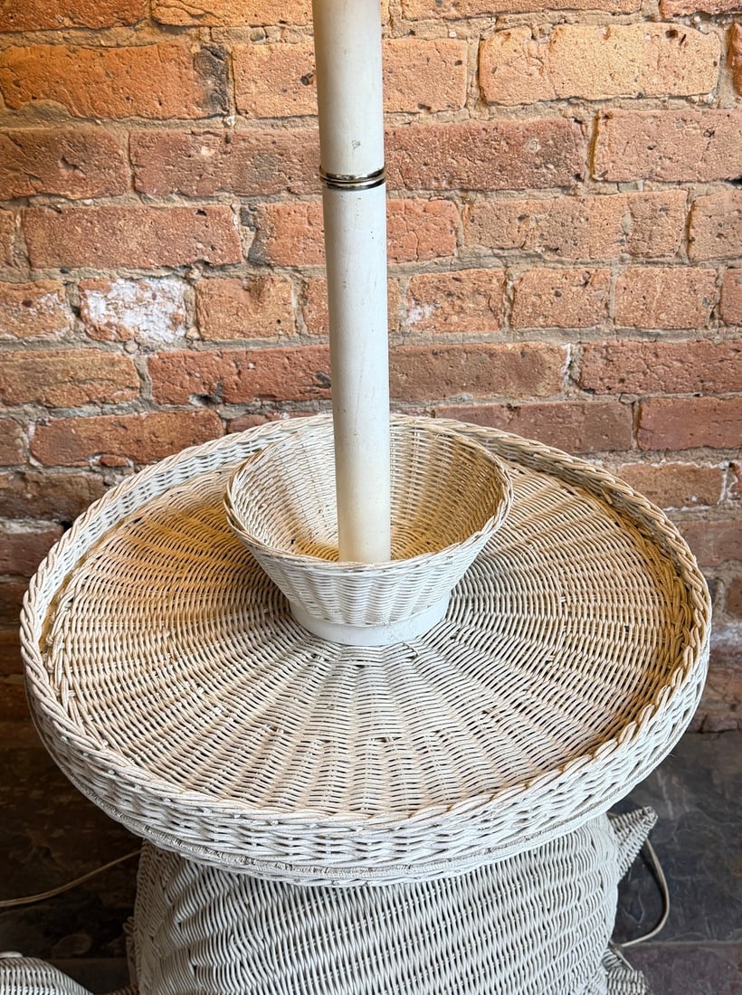 Mid Century Wicker Turtle Table Lamp - 6