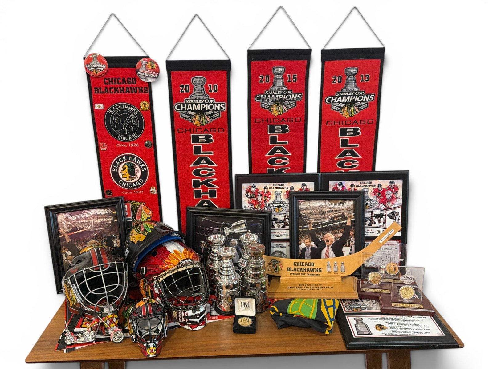 Large Collection Chicago Blackhawks Stanley Cup Champion Memorabilia (1 of 14)