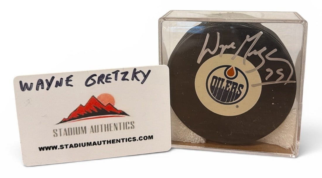 Autographed WAYNE GRETZKY Edmonton Oilers Hockey Puck w/ COA (1 of 2)