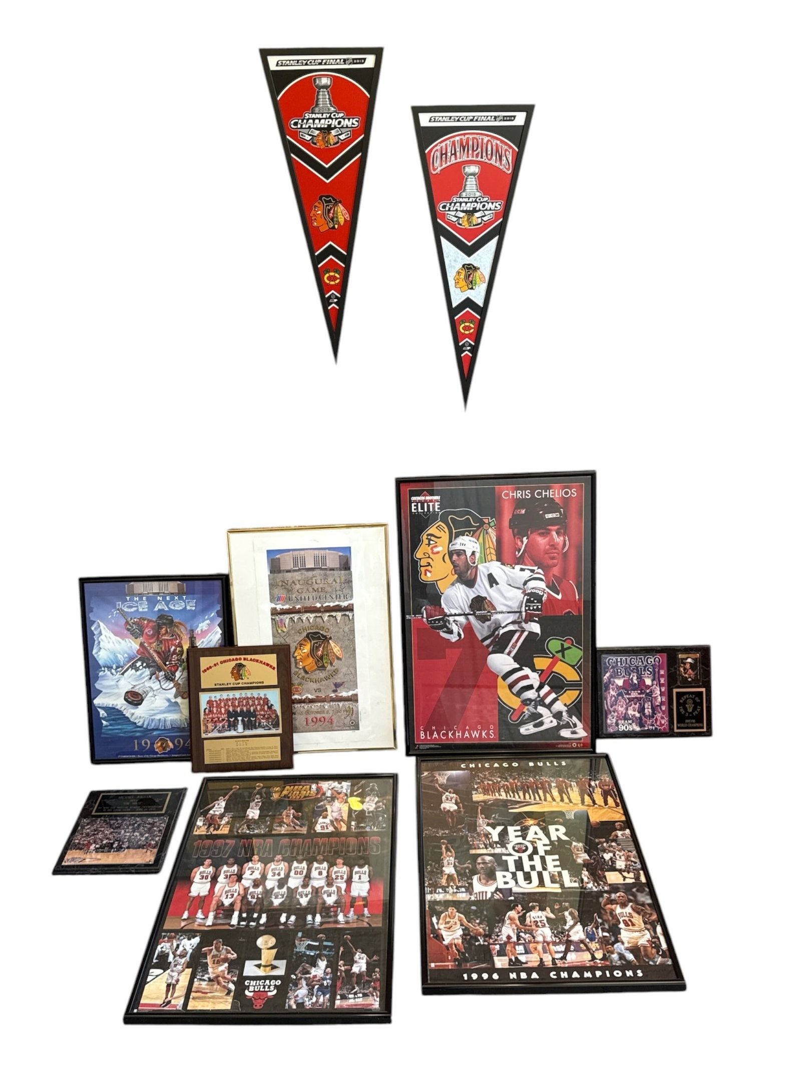 Collection CHICAGO BULLS & BLACKHAWKS Posters / Memorabilia (1 of 4)