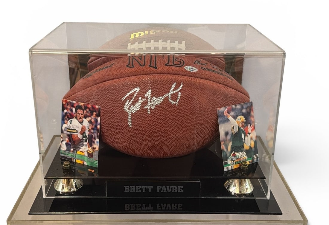 Autographed BRETT FAVRE Green Bay Packers Football (1 of 7)