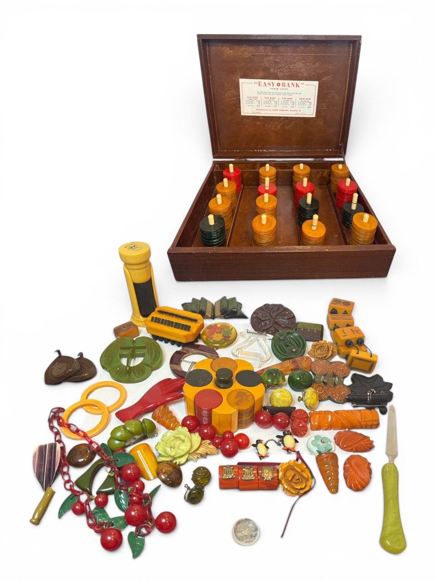 Large Collection of Bakelite Articles (1 of 5)