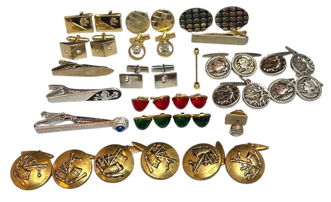 Collection Men's Vintage Cufflinks (1 of 3)