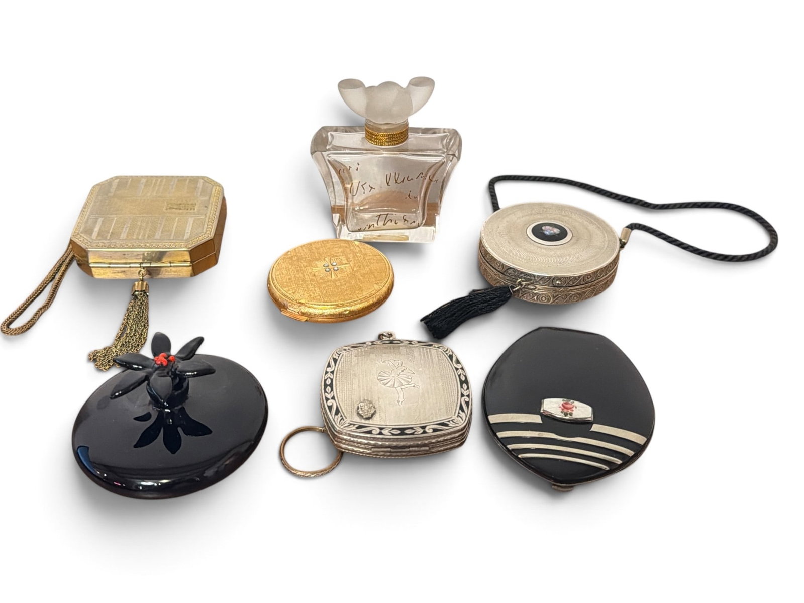 Collection Vintage Art Deco to Mid Century Perfume and Compacts (1 of 2)