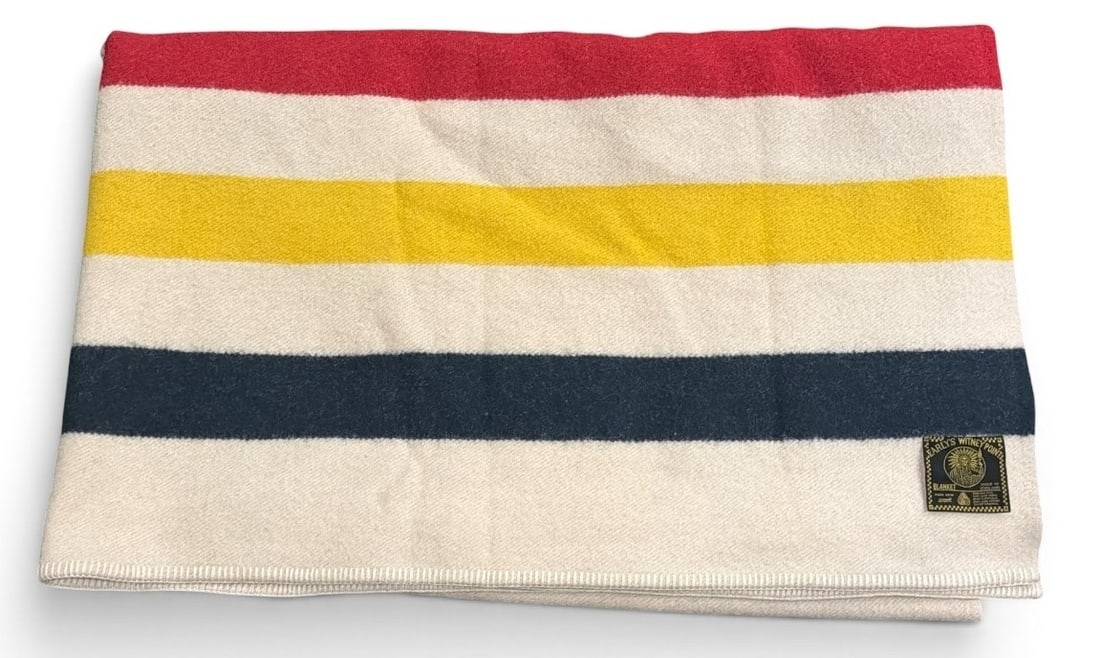 Vintage WITNEY POINT Wool Blanket: Measures 90" x 72.5". Retains tag.