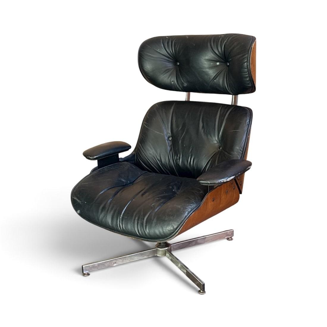 A Vintage Eames Style 670 Lounge Chair (1 of 4)