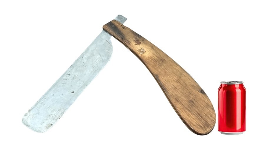 An Early 20th C Folk Art Straight Razor Trade Sign (1 of 4)
