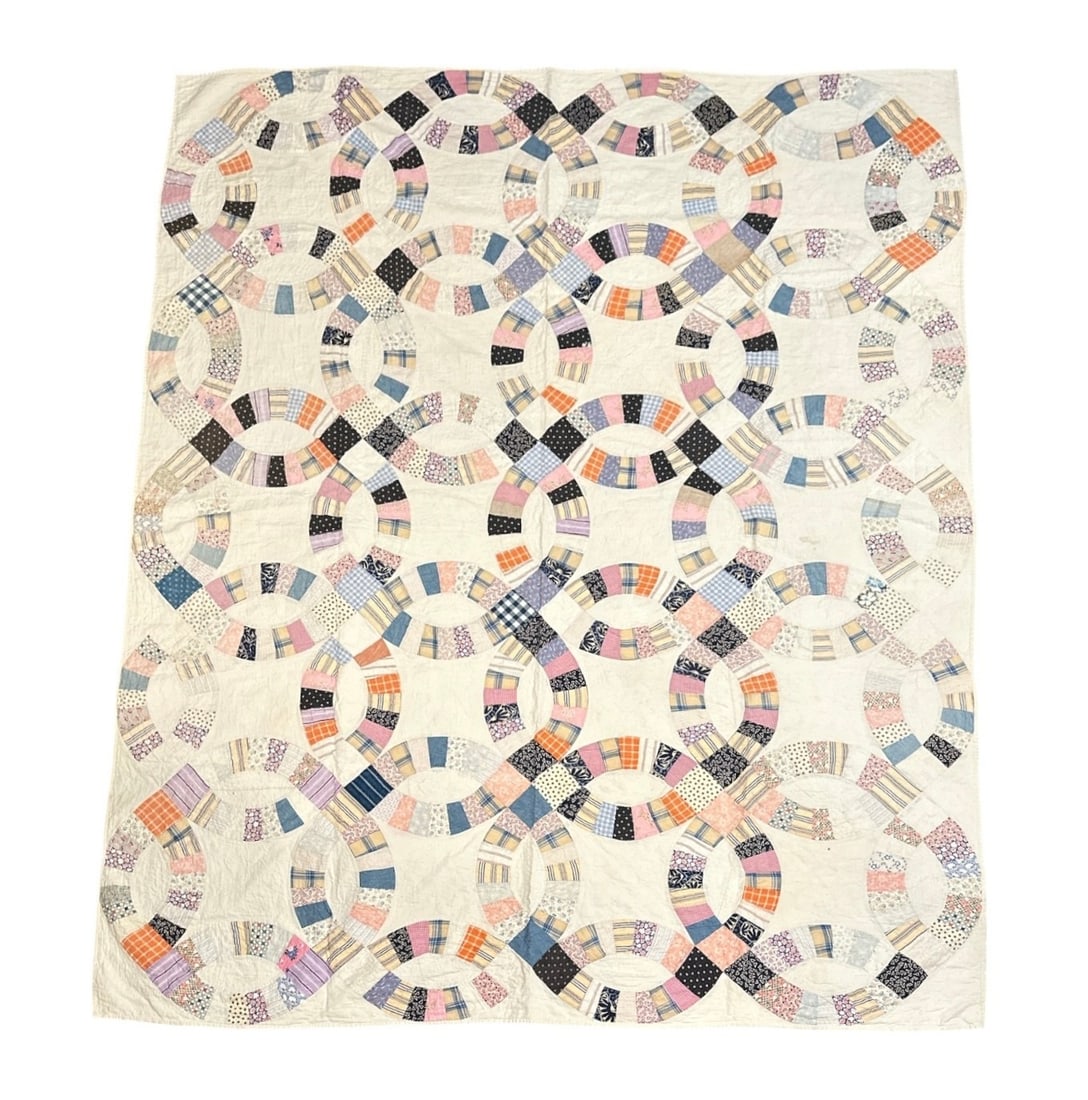 Antique Quilt, Hand Sewn Double Wedding Ring (1 of 3)