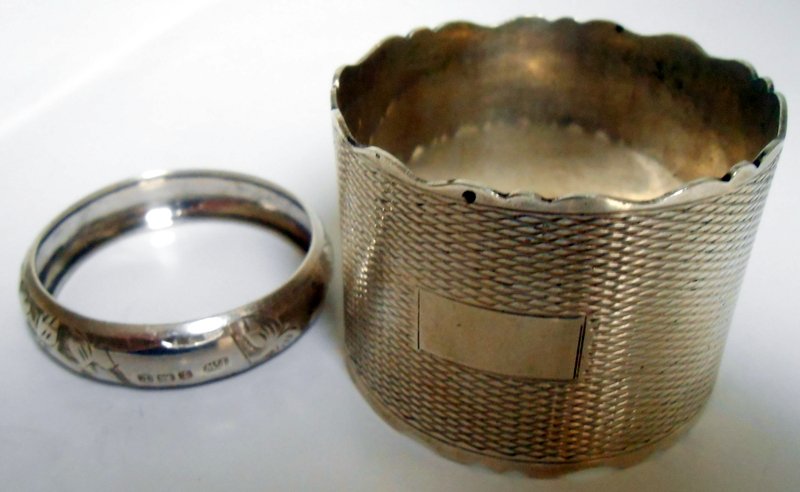 2 Silver Napkin Rings 41g (1 of 5)
