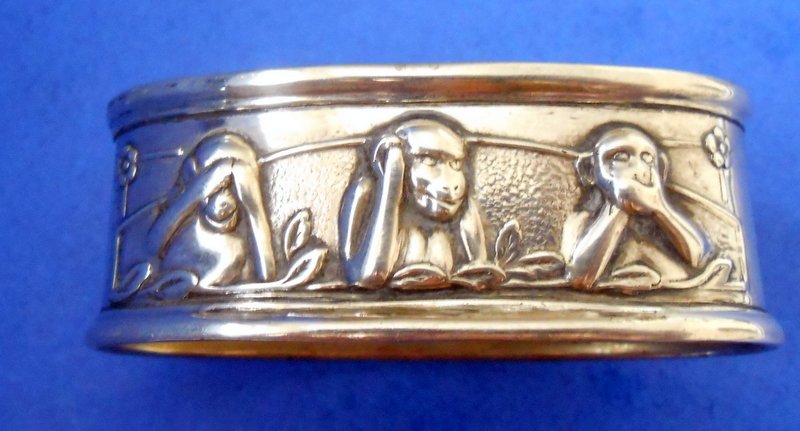 Continental Silver Napkin ring (1 of 2)