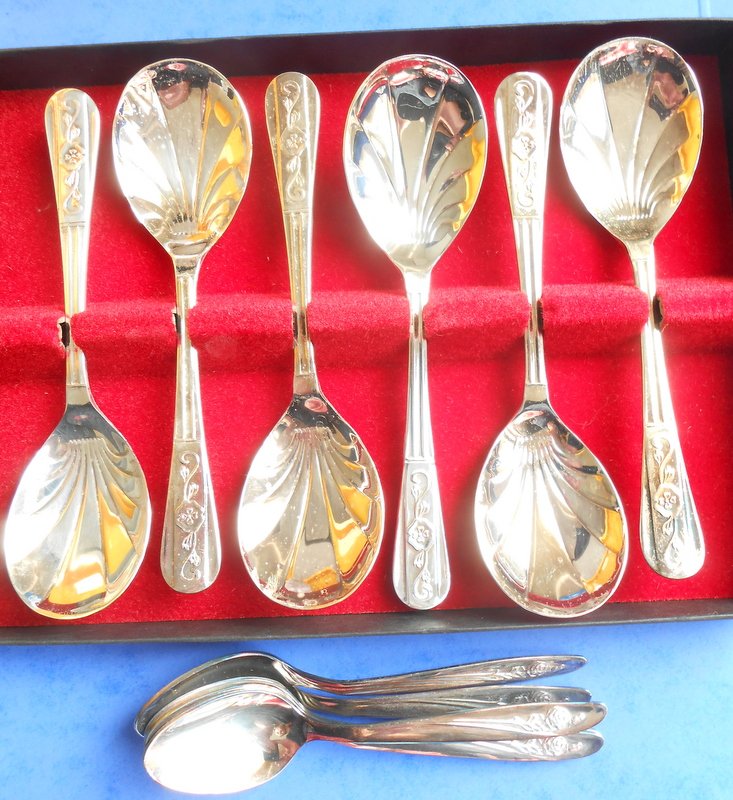 Boxed 6 Silver Plate Desert Spoons & 6 Teaspoons (1 of 4)