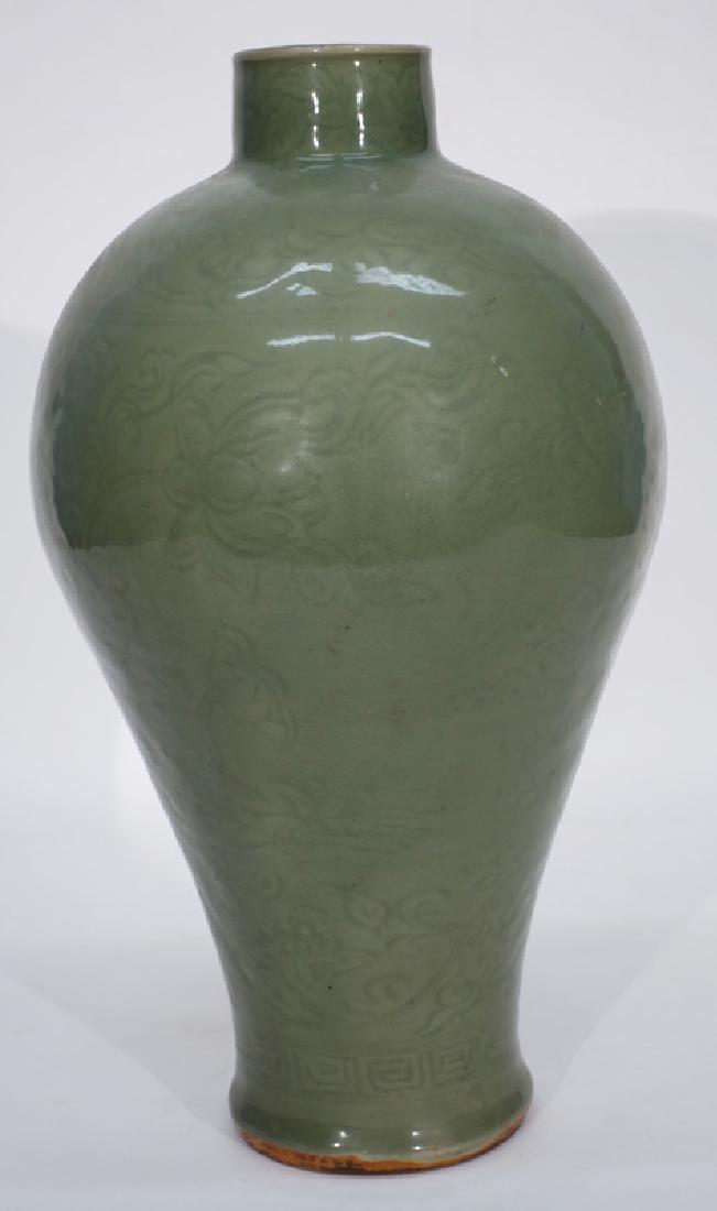 CELADON VASE (1 of 5)