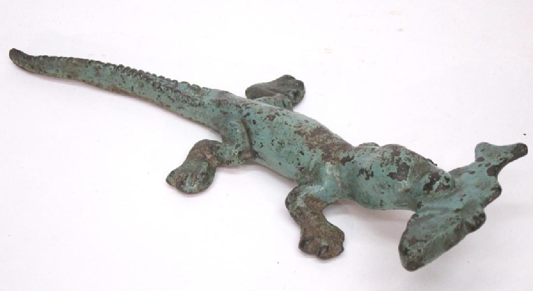 LIZARD WITH FISH DOORSTOP (1 of 1)