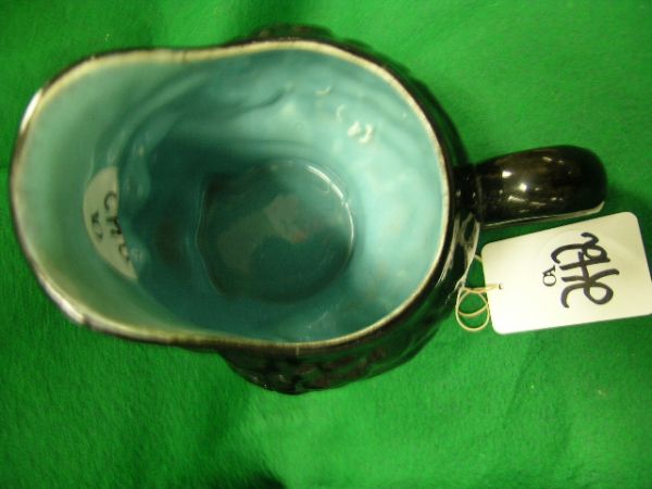 BLACK AMERICANA Sarreguemines Majolica Pitcher - 8