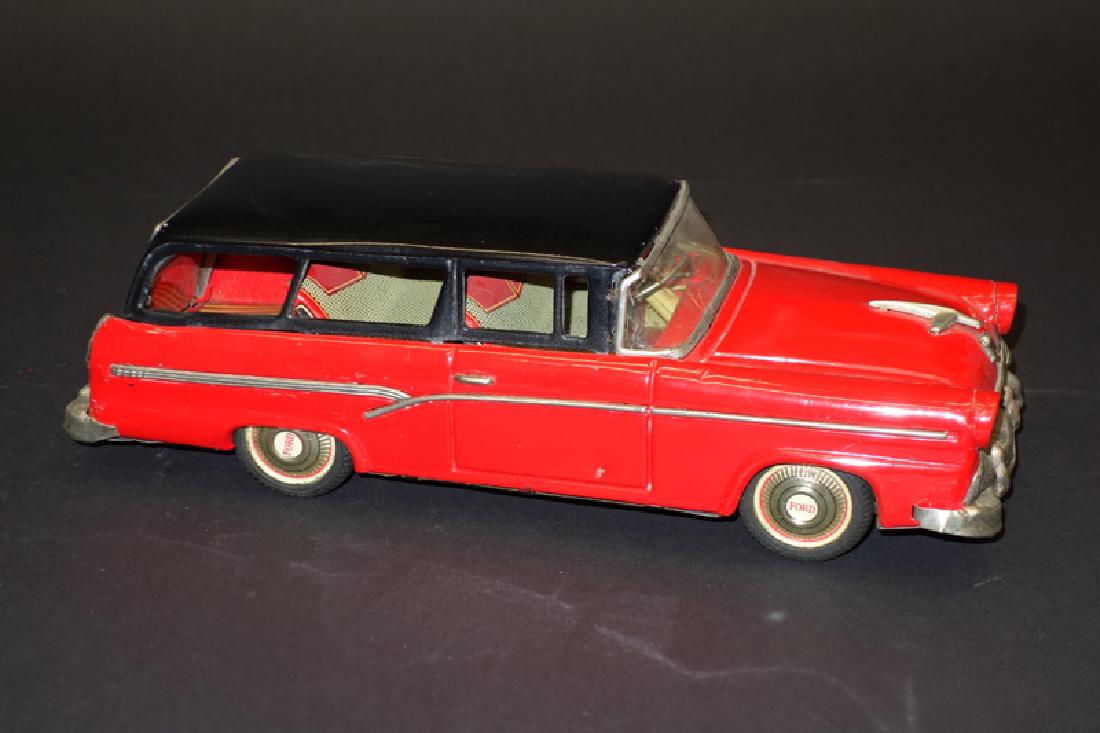 BANDAI FORD STATION WAGON (1 of 1)