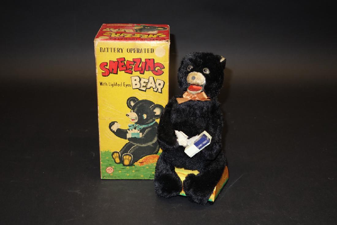 "SNEEZING BEAR" BATTERY OP (1 of 1)
