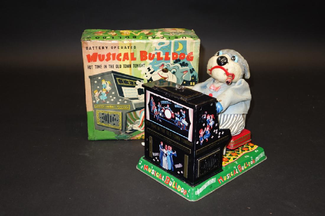 "MUSICAL BULLDOG" BATTERY OP (1 of 1)