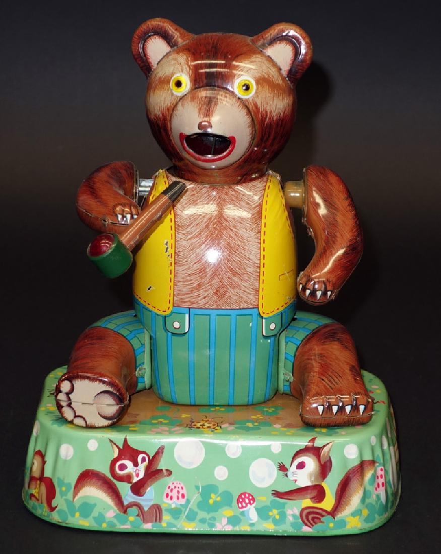 BUBBLE BLOWING BEAR BATTERY OP (1 of 1)